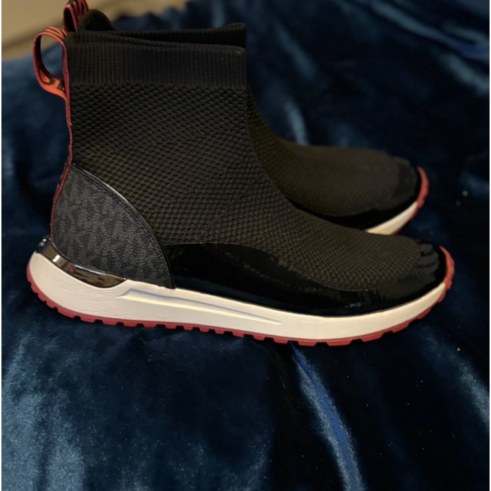 Michael Kors size 9